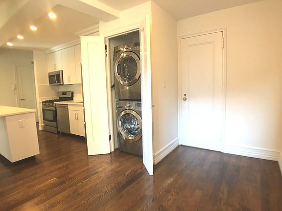 4th image of 25 W 68th St #8A