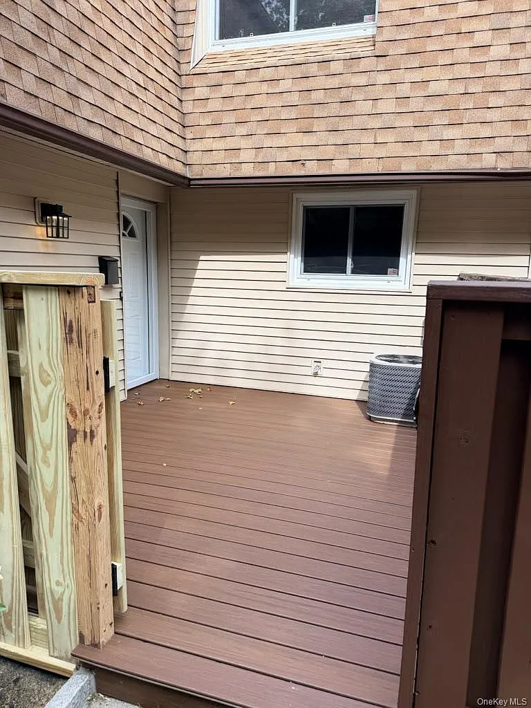 3 bed, 1.5 bath, 1172 sqft, $4,500 — Photo 2