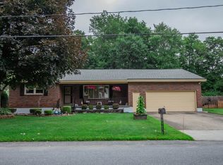 393 E Lucille Ln, Schenectady, NY 12306