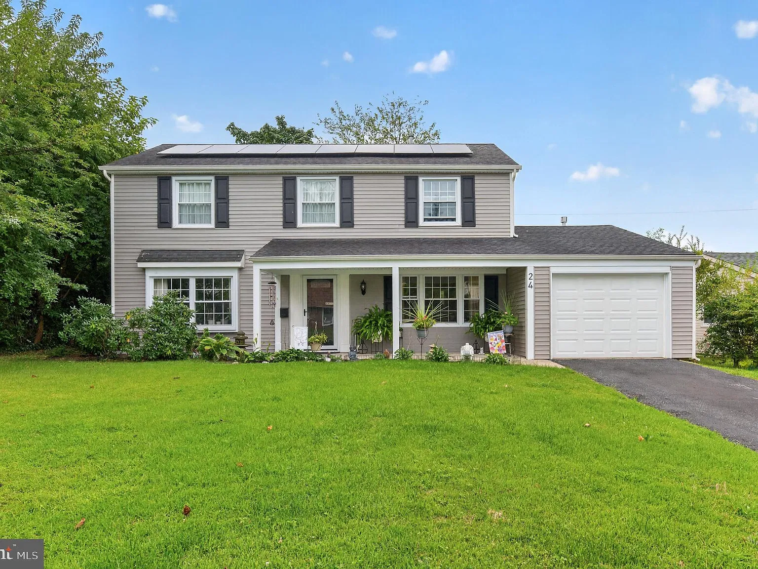 3 bed, 2.5 bath, 1727 sqft, $3,800 — Photo 1