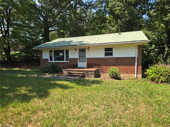 2nd image of 166 Fisher Hill Rd
