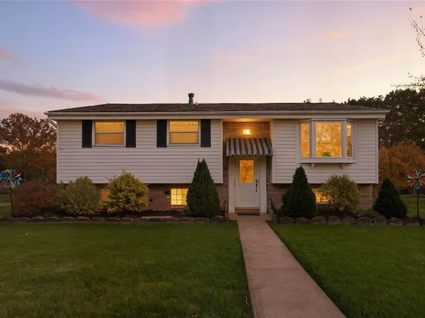 801 Redstone Dr, Allison Park, PA 15101