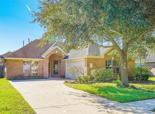 10116 Forest Spring Ln, Pearland, TX 77584