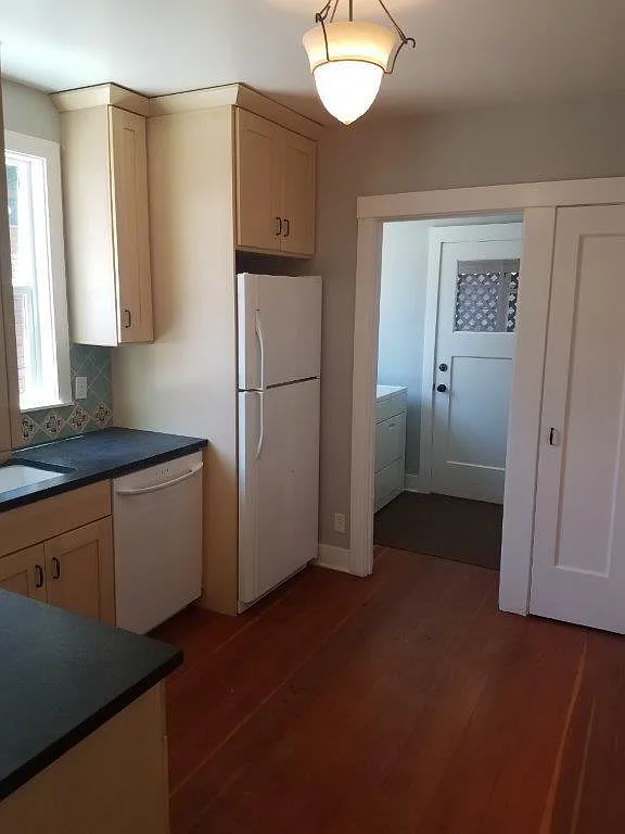 2 bed, 1044 sqft, $4,500 — Photo 4