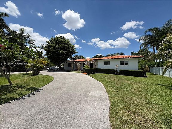 5th image of 220 NW 130th Ave #1