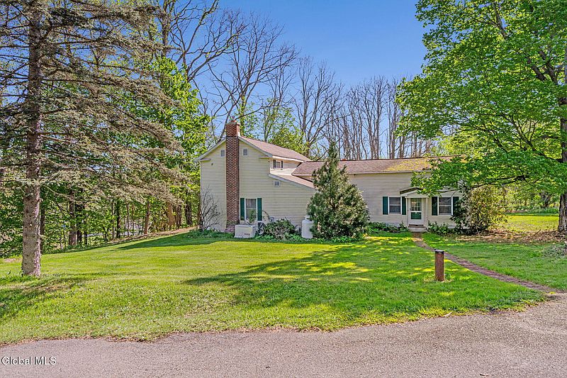 3rd image of 533 New Baltimore Road