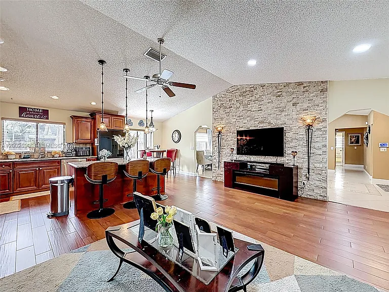 8060 NW 51st Ct — Photo 47