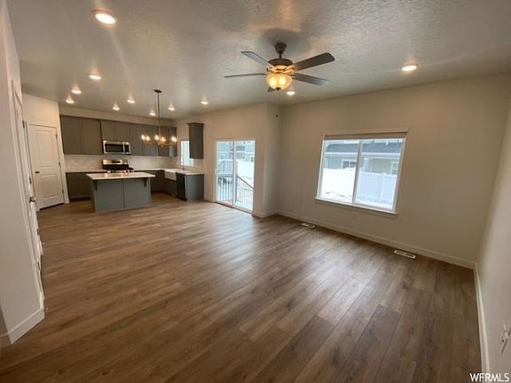 3rd image of 12857 S Quail Lake Dr