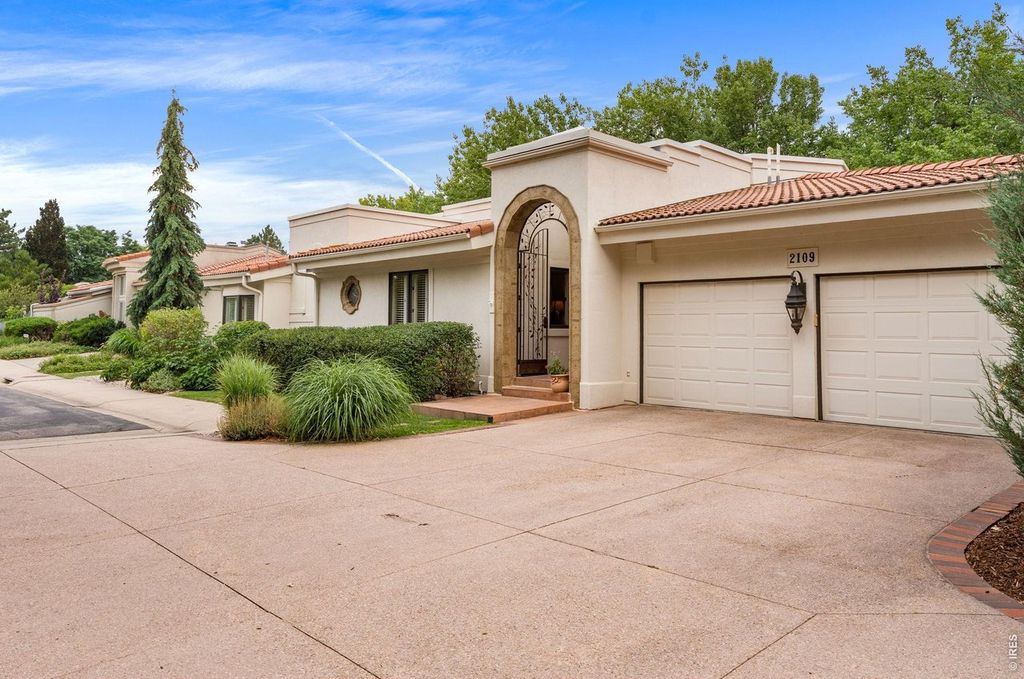 2109 Country Club Cv