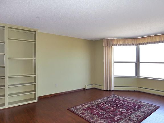 4th image of 1425 W 28th St APT 416