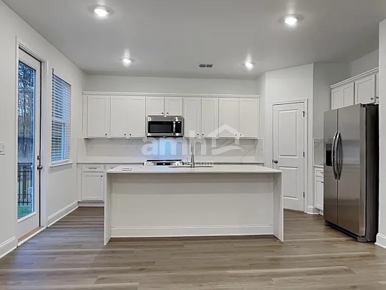 1568 Aquamarine Dr — Photo 4