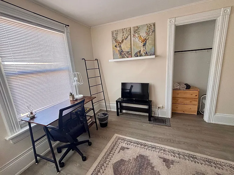 1934 N Oakland Ave — Photo 16