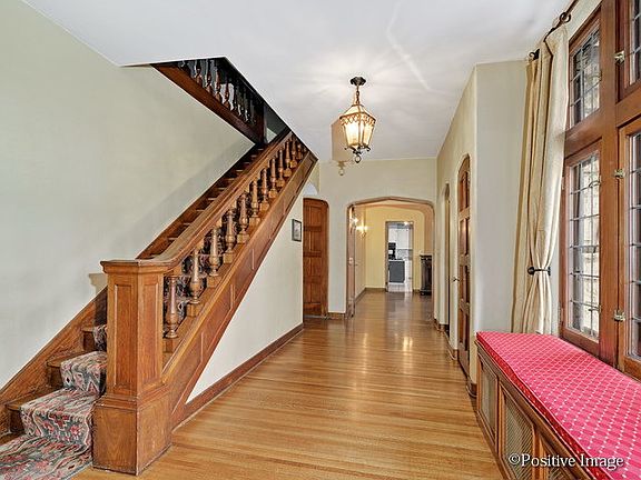 3rd image of 106 Le Grande Blvd