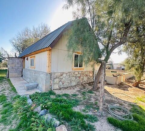 4th image of 29525 Beer Barrel Ln