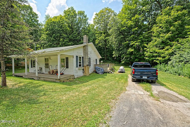 3rd image of 1253 Thompsons Lake Road