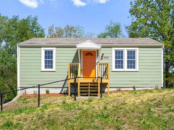 558 N State St, Knob Noster, MO 65336