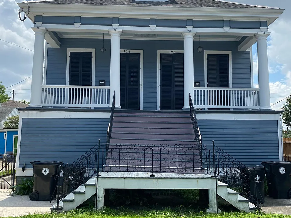 128 David St
