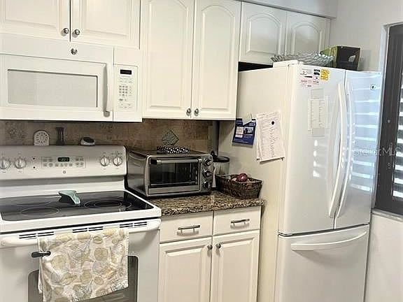 3rd image of 5258 Lake Village Dr #51