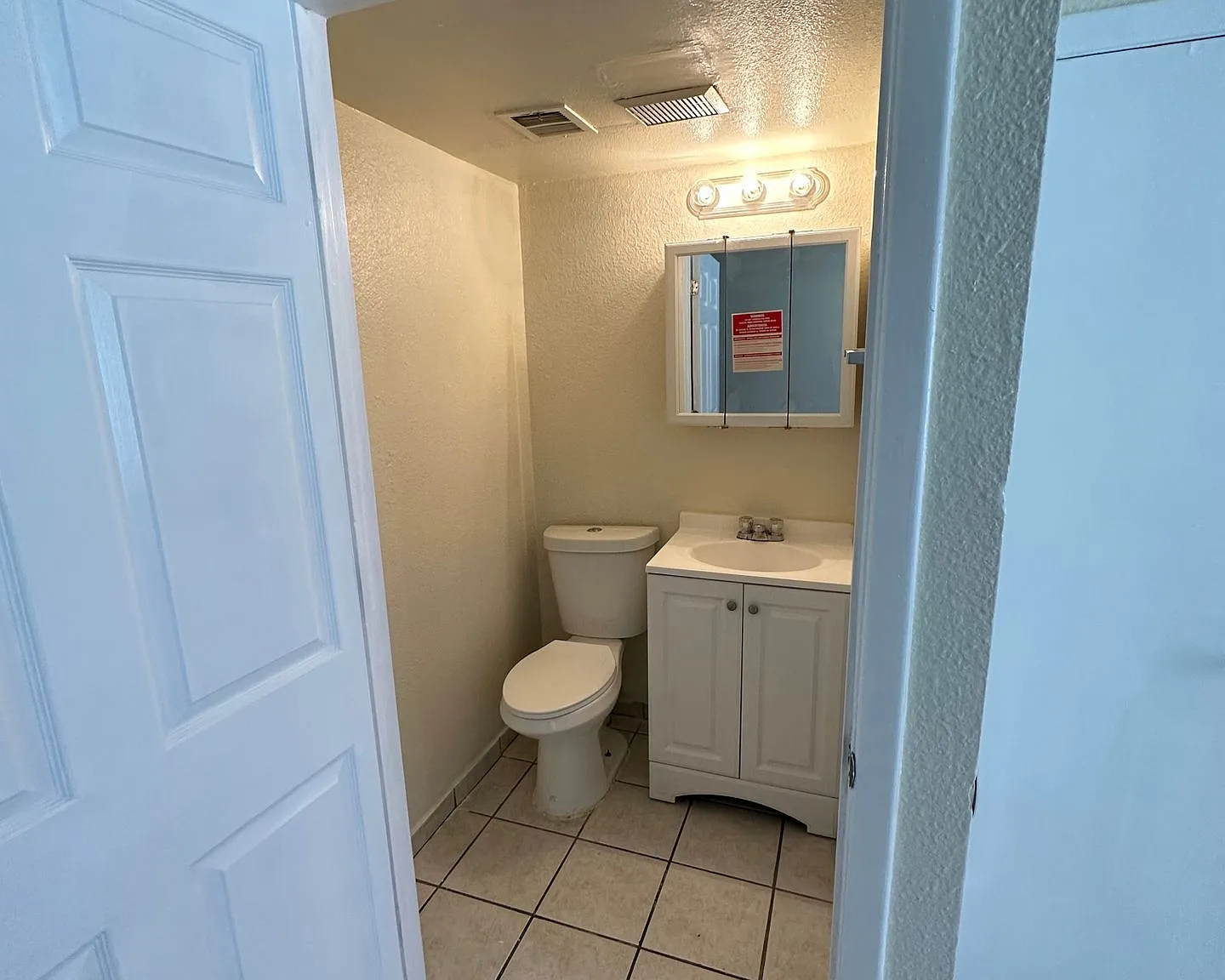 Spacious Townhomes near Fairgrounds — Photo 4