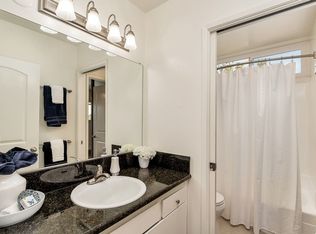 2201 Pacific Ave APT 2C, Costa Mesa, CA 92627