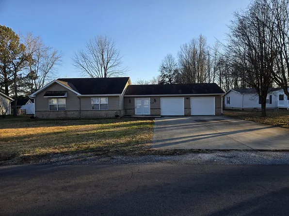 1601 E Pickett Ln, Marion, IL 62959