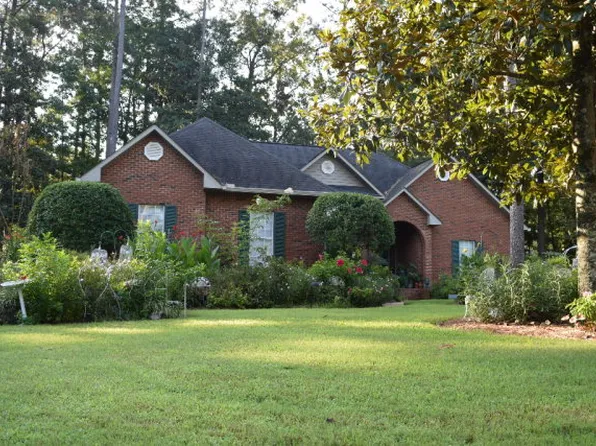 102 Washington Ct, Thomasville, GA 31792