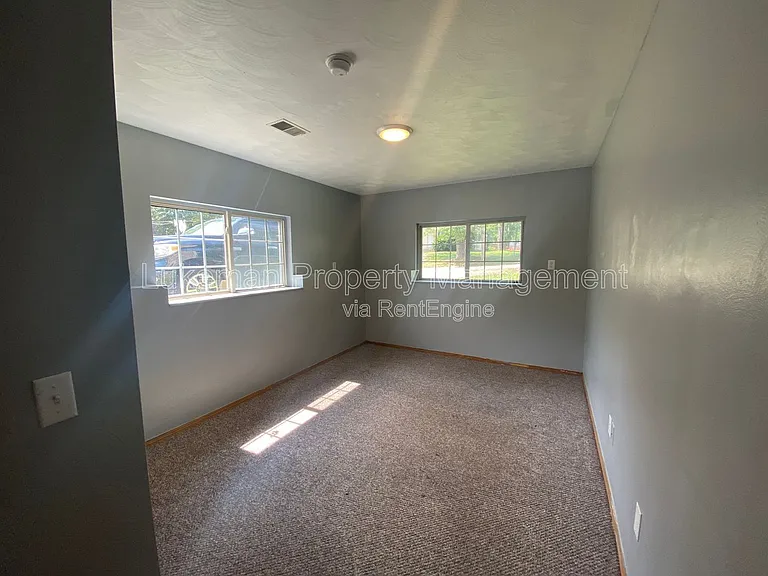 1201 Lafayette Ave — Photo 11