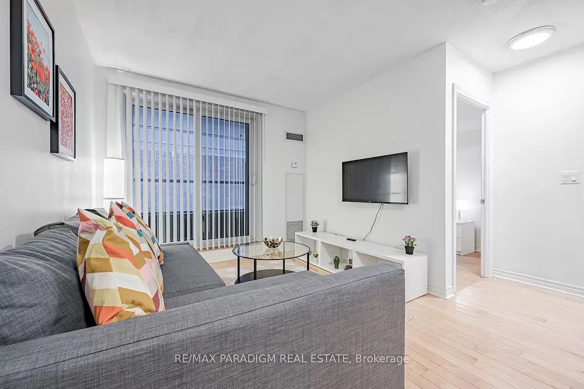 2 bed, $2,600 — Photo 4