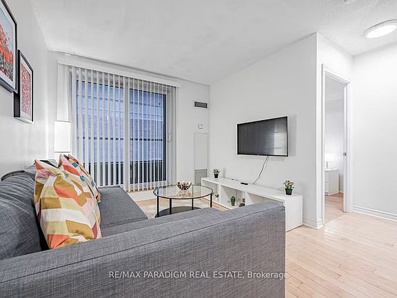 4th image of 250 Wellington St W #228