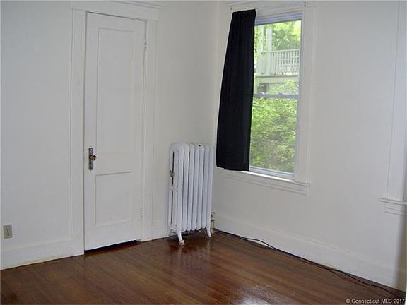 2nd image of 35 Fairfield St