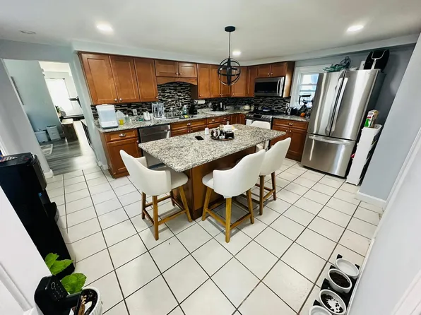 55 Franklin St #2, Haverhill, MA 01830