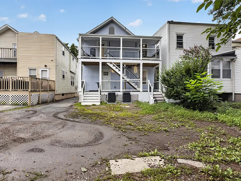 24 Dean St #1 — Photo 34