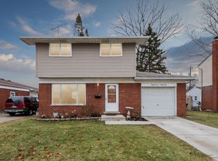 9791 Katherine St, Taylor, MI 48180