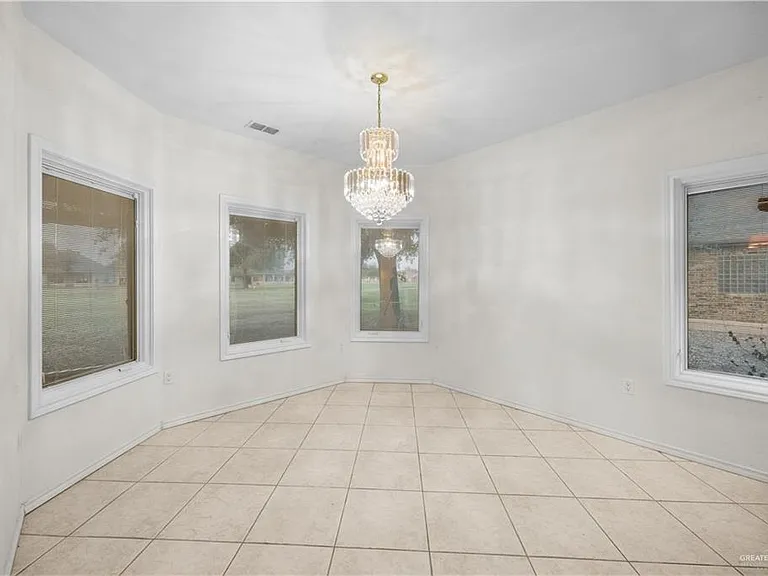 3321 E Clubhouse Dr — Photo 10