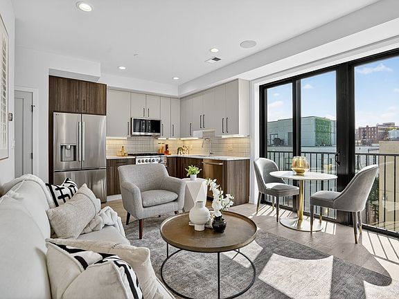5th image of 2440 Ontario Rd NW #9