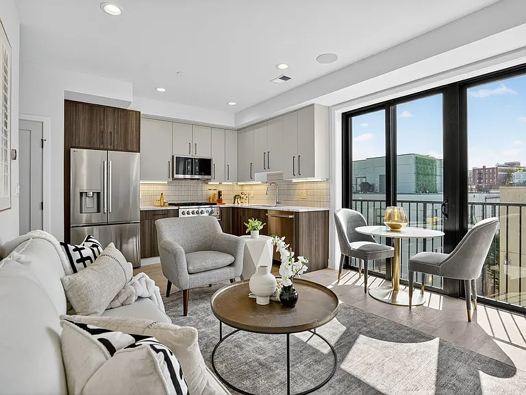 2440 Ontario Rd NW #9 — Photo 5