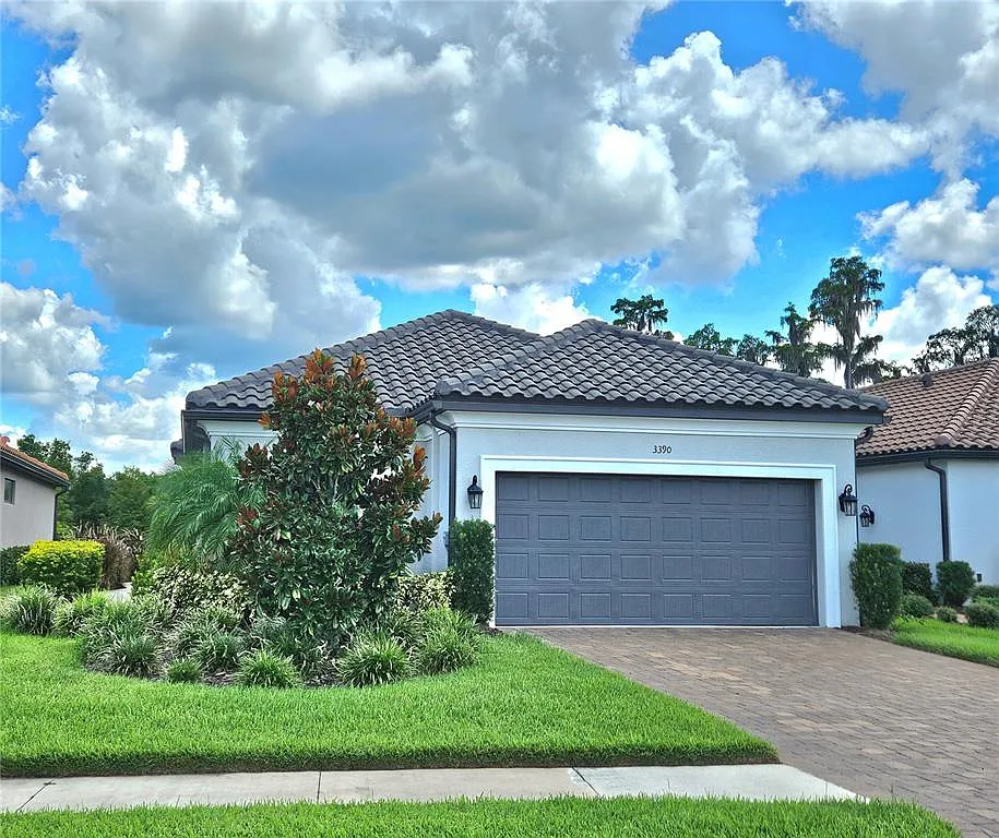 3 bed, 2.0 bath, 1931 sqft, $3,400 — Photo 1