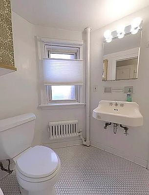 3rd image of 15 Cornelia St APT 2R