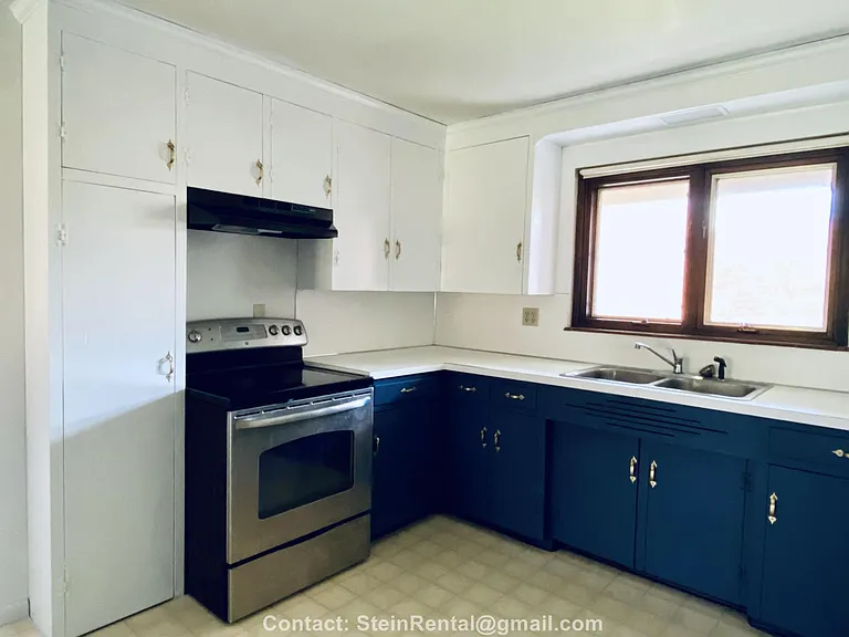 838 Stein Ln — Photo 8