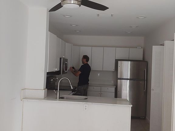 3rd image of 10584 Royal Palm Blvd
