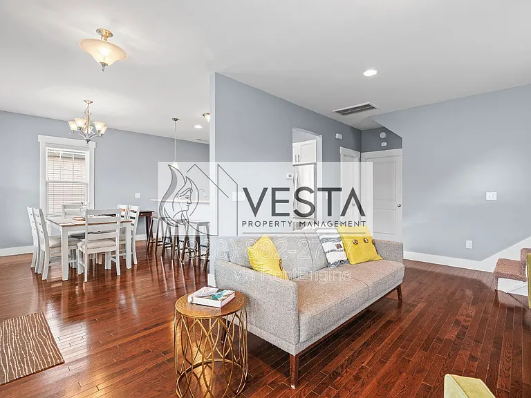 16 Hyde Park Pl — Photo 13