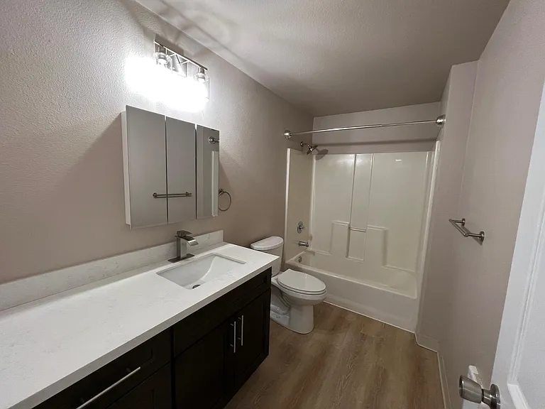 706 Browning Ave S #4 — Photo 18