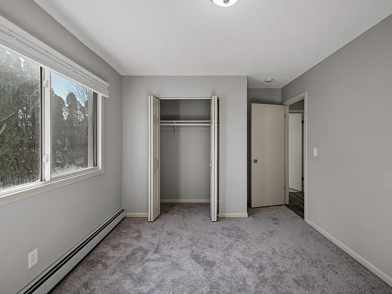2720 Rosalyn Ct #202 — Photo 24