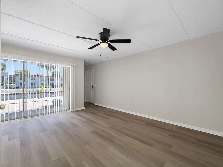 Oasis I on St Pete Beach — Photo 20