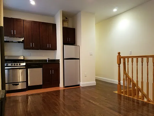 Rented by Level Group | media 29