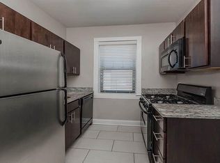 749 W Irving Park Rd, Chicago, IL 60613