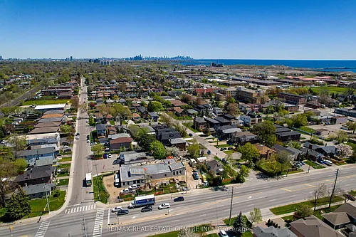 1100 Caven St Photo 1