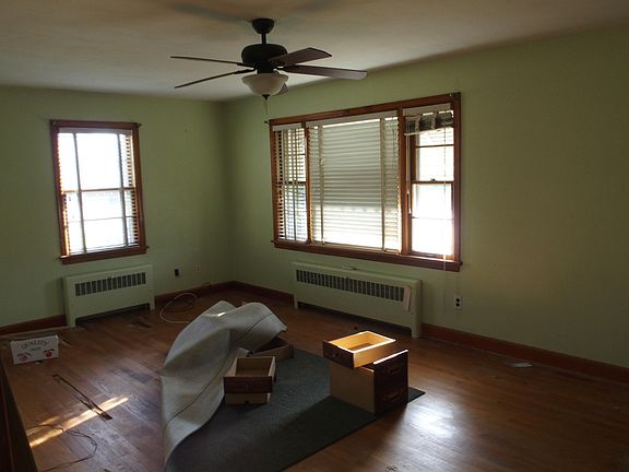 5th image of 402 N Bruffey St