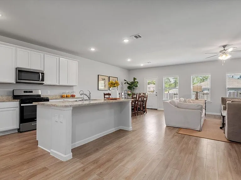 5728 Palm Flower Dr — Photo 3