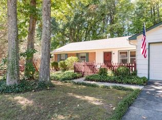 3211 Waterford Dr, Jamestown, NC 27282